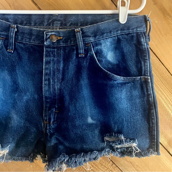 Vintage Rustler High Rise Custom Distressed Denim Cut-off Shorts Size 8 or 10 - Picture 4 of 16